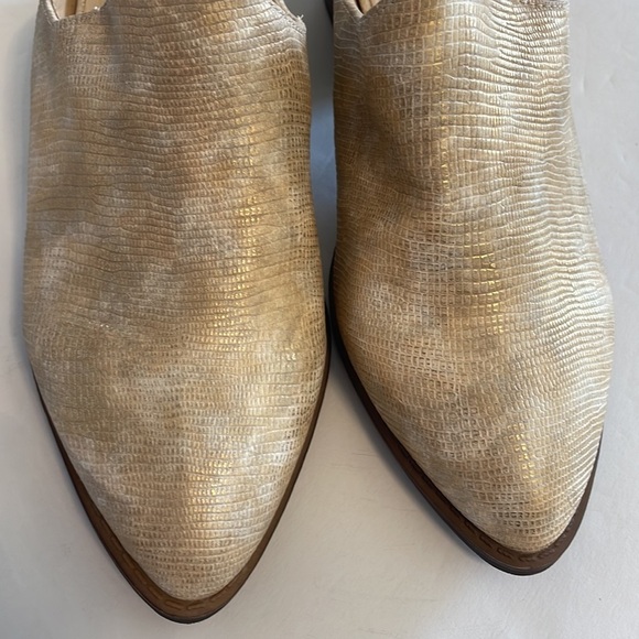 Chinese Laundry Coop women’s mules champagne gold shimmer small heel size 7.5 - Picture 6 of 14